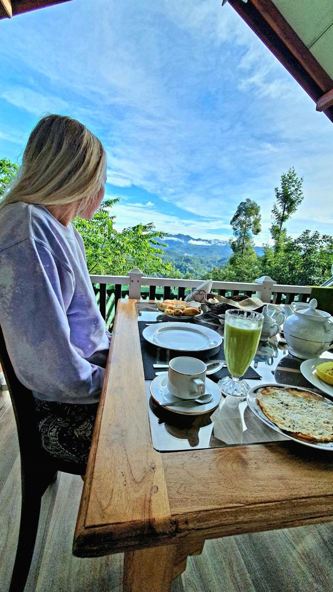 Guest Inn Avendra Ella Ngoại thất bức ảnh