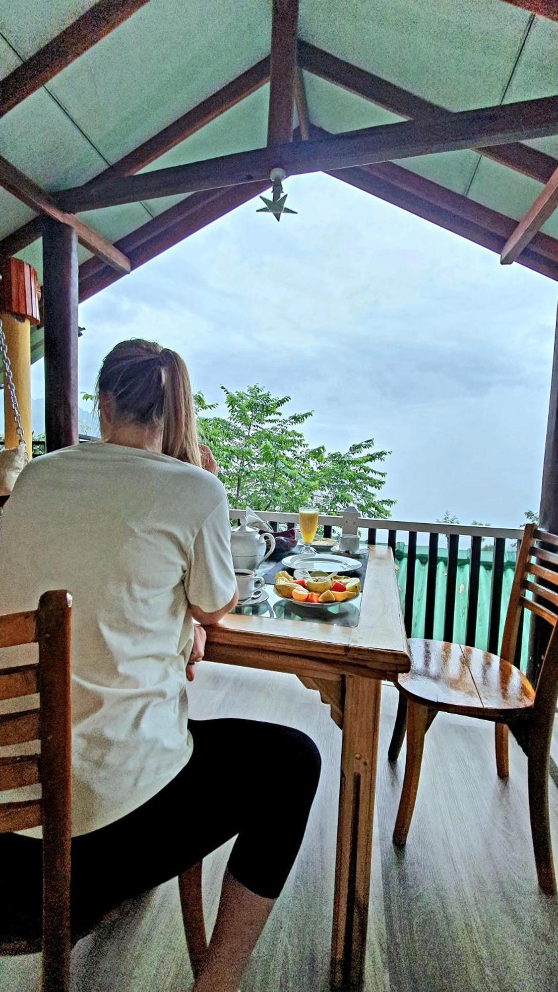Guest Inn Avendra Ella Ngoại thất bức ảnh