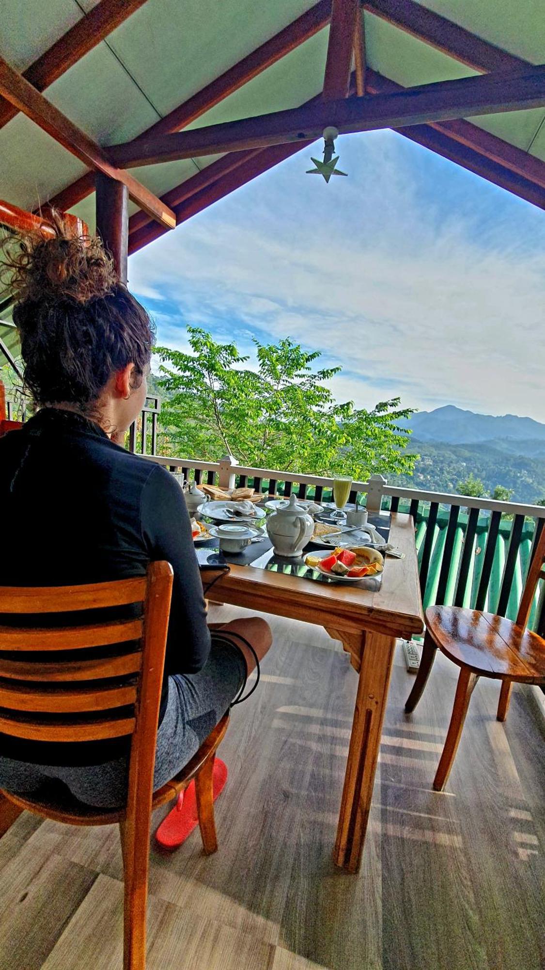 Guest Inn Avendra Ella Ngoại thất bức ảnh